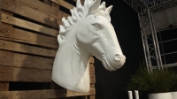 BOB Polyresin horse head white