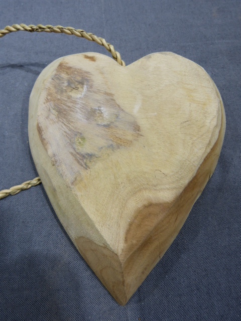 Handgemaakt houten hart M
