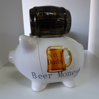 Pomme-Pidou spaarpot Piggies with a mission: Beer money