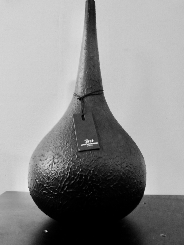 BOB iron Drop vase mud black B